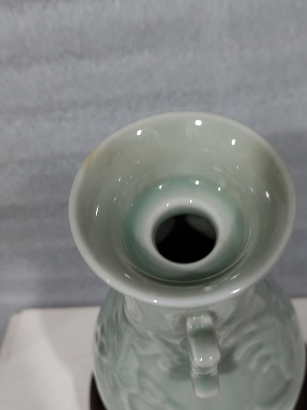 古玩陶瓷龍泉窯青釉瓶拍賣,當前價格0元