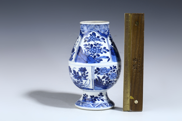 古玩陶瓷清康熙·青花開窗花卉紋琵琶尊(翠毛藍(lán))拍賣,當(dāng)前價格2980元