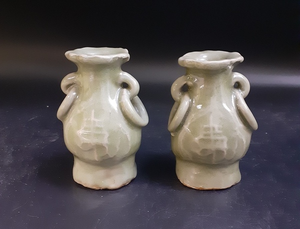 古玩陶瓷龍泉青瓷壽字花口瓶拍賣,當前價格4888元