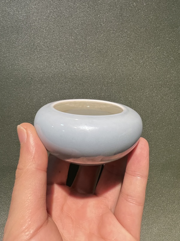 古玩陶瓷【精品單色釉】天藍釉大清乾隆年制款水盂、水洗拍賣,當前價格9999元