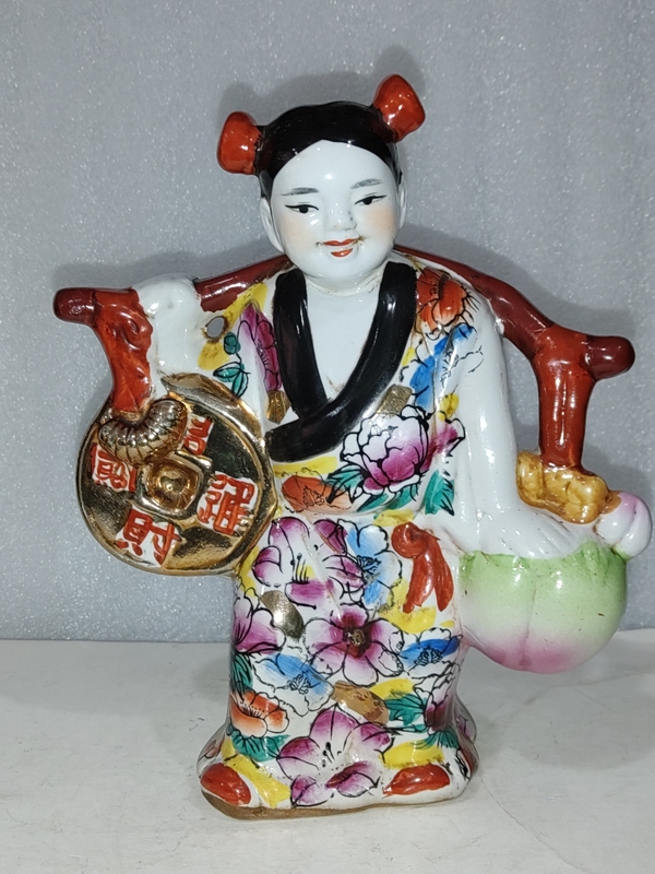 古玩陶瓷粉彩招財(cái)童子擺件拍賣,當(dāng)前價(jià)格888元