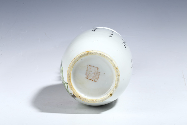 古玩陶瓷清光緒·淺絳彩花鳥紋雙耳瓶拍賣，當前價格188元