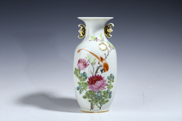 古玩嚴(yán)選清光緒·淺絳彩花鳥紋雙耳瓶拍賣，當(dāng)前價格0元