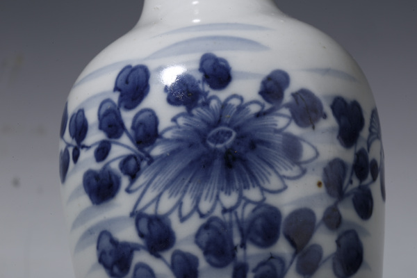 古玩陶瓷清中期·青花花卉紋瓶拍賣,當前價格708元
