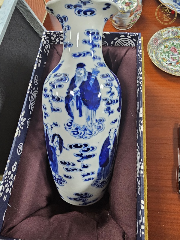 古玩陶瓷青花八仙人物花口瓶，注意品相真品鑒賞圖