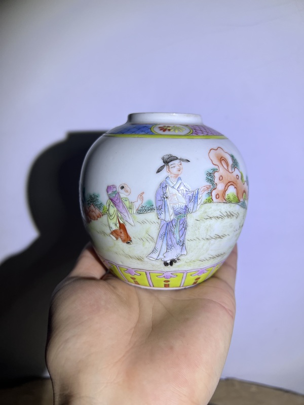 古玩陶瓷【精品細路民窯】粉彩攜琴訪友人物故事紋小罐拍賣,當前價格2950元