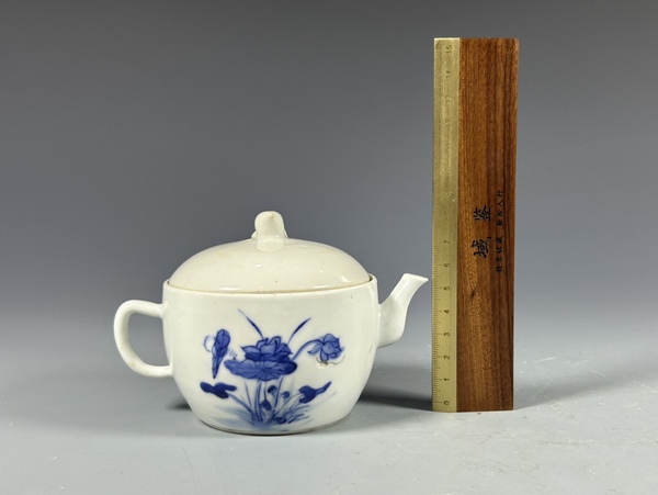 古玩陶瓷晚清·青花無雙譜人物參壺拍賣,當前價格2500元