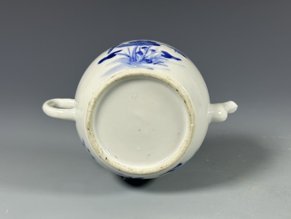 古玩陶瓷晚清·青花無雙譜人物參壺拍賣,當前價格2500元