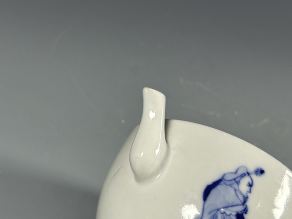 古玩陶瓷晚清·青花無雙譜人物參壺拍賣,當前價格2500元
