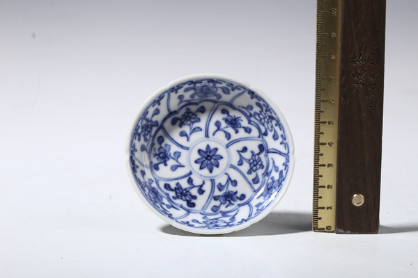 古玩陶瓷清乾隆·青花開窗花卉紋花口筆舔拍賣,當前價格1215元