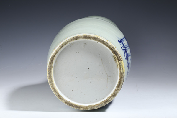 古玩陶瓷清晚·豆青釉青花博古紋獅耳瓶拍賣，當(dāng)前價格155元