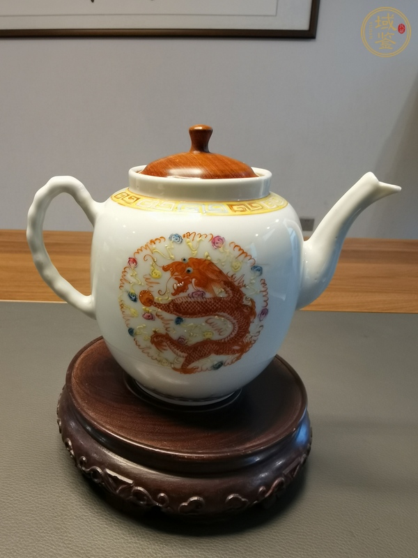 古玩陶瓷民國(guó)·粉彩團(tuán)龍紋壺真品鑒賞圖