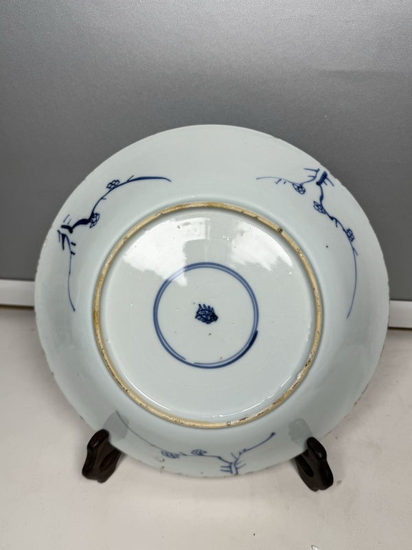 古玩陶瓷清早期·仿永宣青花淡描纏枝花卉紋盤拍賣,當前價格10000元