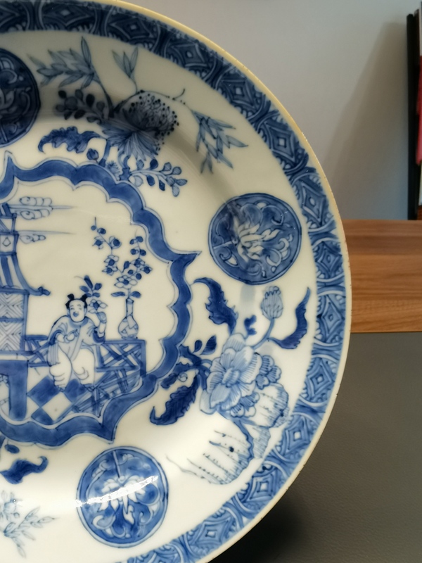 古玩陶瓷康熙翠毛藍(lán)青花童子折桂圖折沿盤(pán)拍賣(mài),當(dāng)前價(jià)格3000元