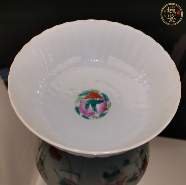 古玩陶瓷粉彩蟲草紋菊瓣碗真品鑒賞圖