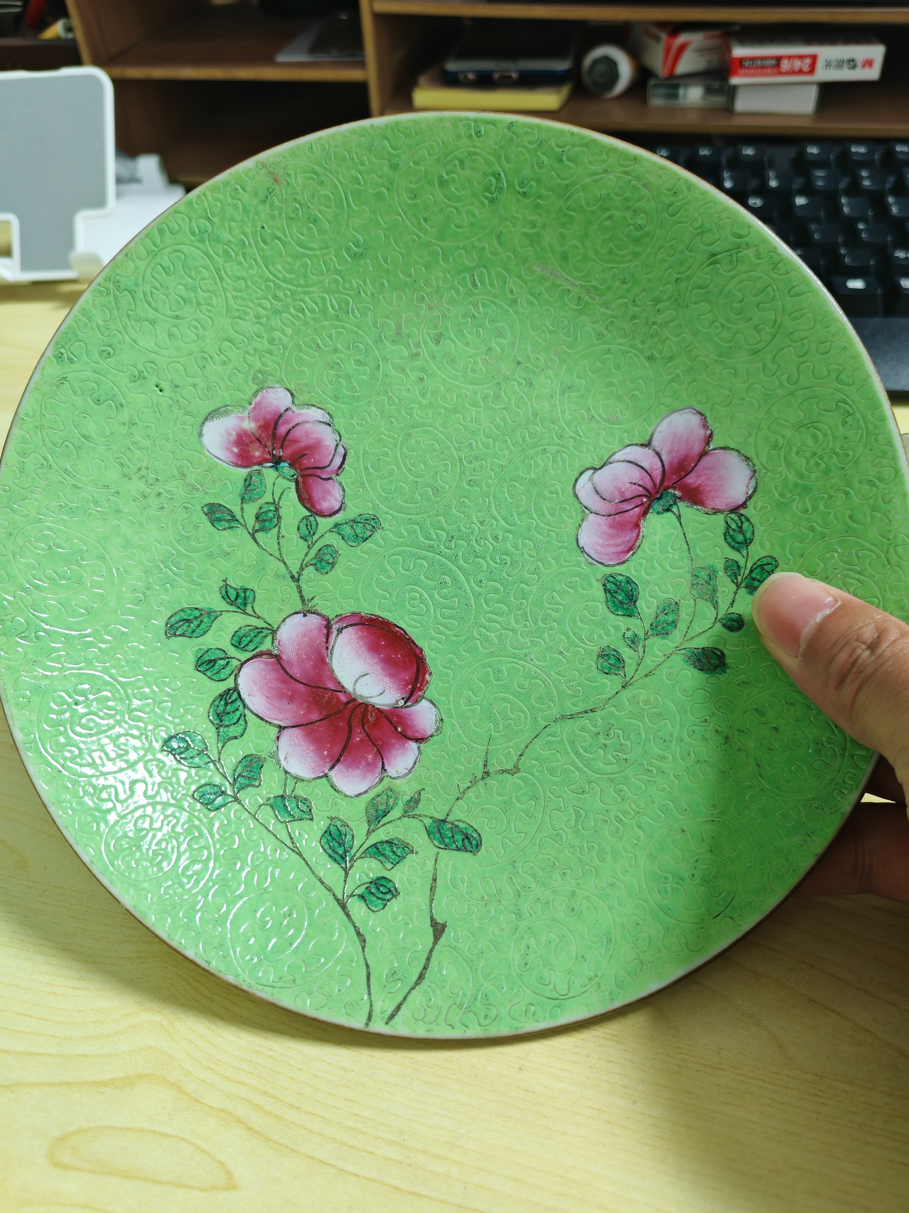 域鉴古玩】清_嘉庆轧道粉彩花卉纹盘拍卖价格/图片/值多少钱
