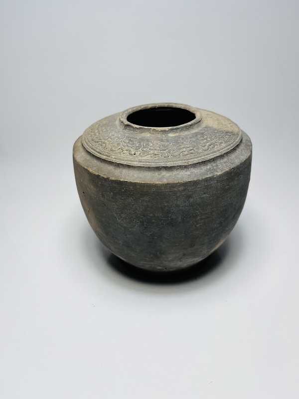 古玩陶瓷唐代精制壽字紋儲茶罐拍賣,當(dāng)前價(jià)格3600元