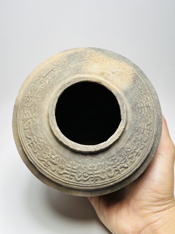 古玩陶瓷唐代精制壽字紋儲茶罐拍賣,當(dāng)前價(jià)格3600元