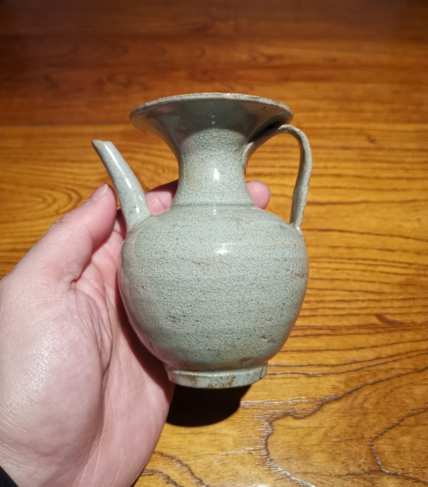 古玩陶瓷宋元青釉小執(zhí)壺拍賣,當(dāng)前價(jià)格1800元