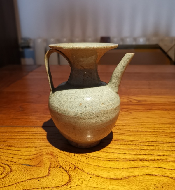 古玩陶瓷宋元青釉小執(zhí)壺拍賣,當(dāng)前價(jià)格1800元