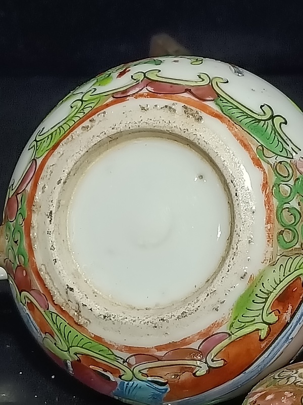古玩陶瓷晚清廣彩西廂記人物茶壺拍賣,當(dāng)前價(jià)格1658元