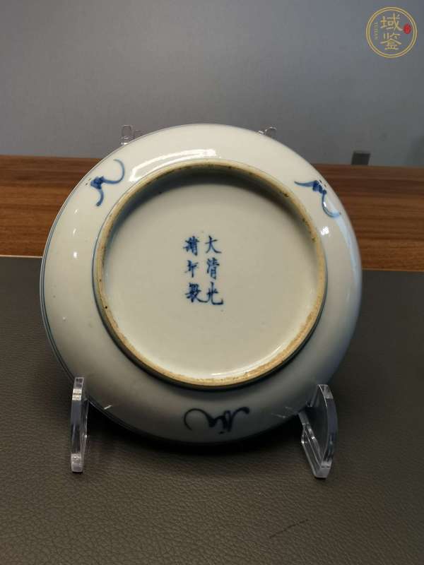 古玩陶瓷清晚·青花纏枝蓮紋盤真品鑒賞圖