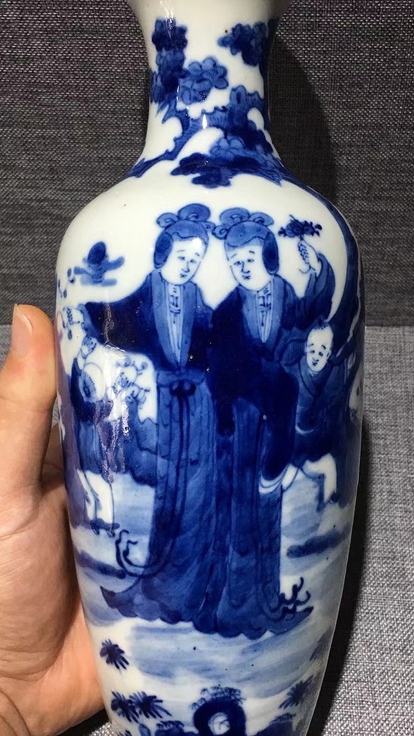 古玩陶瓷清晚期 青花通景大人物仕女嬰戲圖羅漢瓶拍賣,當前價格6500元