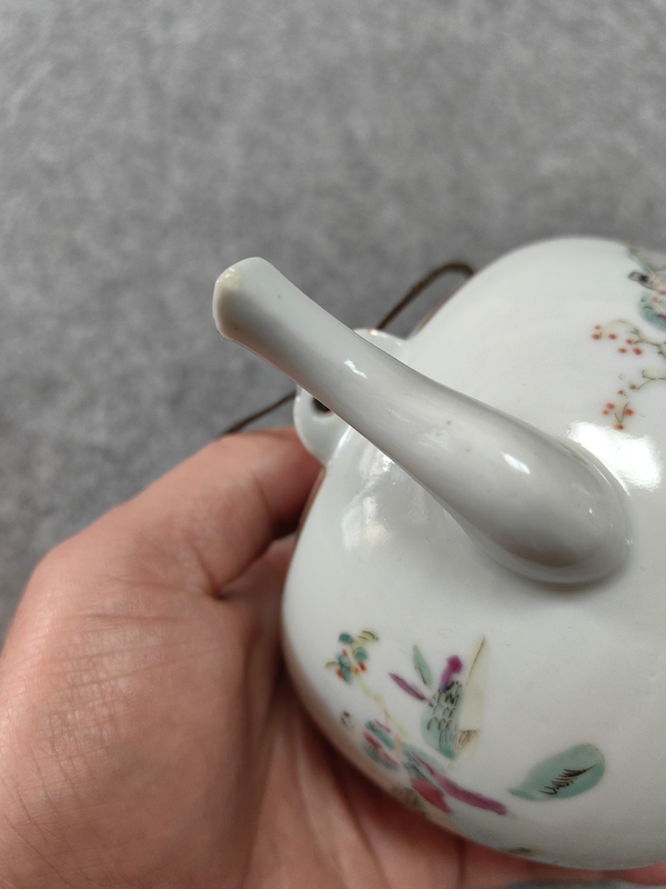 古玩陶瓷清晚期-麒麟送子粉彩提梁壺拍賣,當前價格4200元