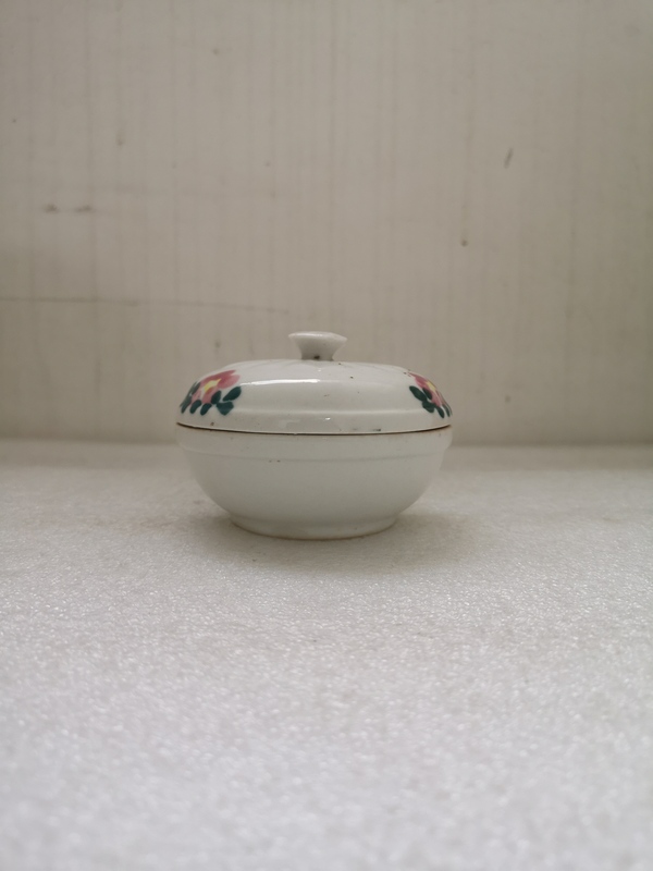 古玩陶瓷粉彩花卉紋粉盒拍賣,當(dāng)前價(jià)格220元