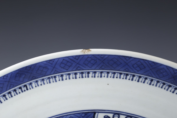 古玩陶瓷清中·青花山水樓閣紋大盤拍賣，當(dāng)前價(jià)格1880元