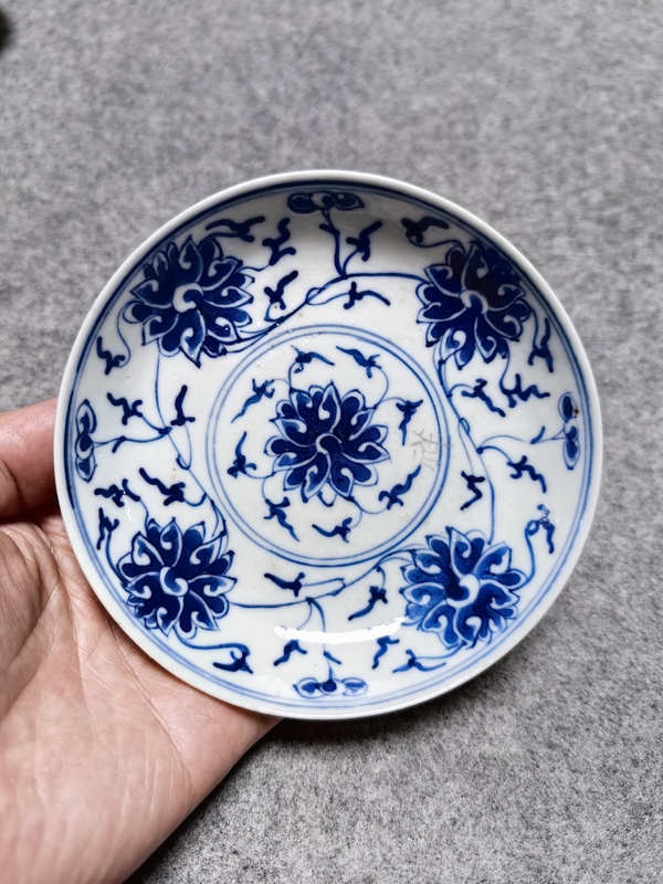 古玩陶瓷光緒-青花六字款纏枝花卉紋盤拍賣,當(dāng)前價(jià)格3200元