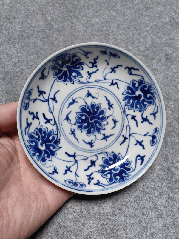 古玩陶瓷光緒-青花六字款纏枝花卉紋盤拍賣,當(dāng)前價(jià)格3200元