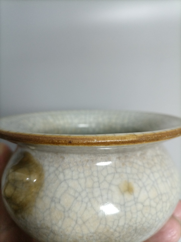 古玩陶瓷清中期哥釉雙獸耳香爐拍賣,當(dāng)前價(jià)格8000元