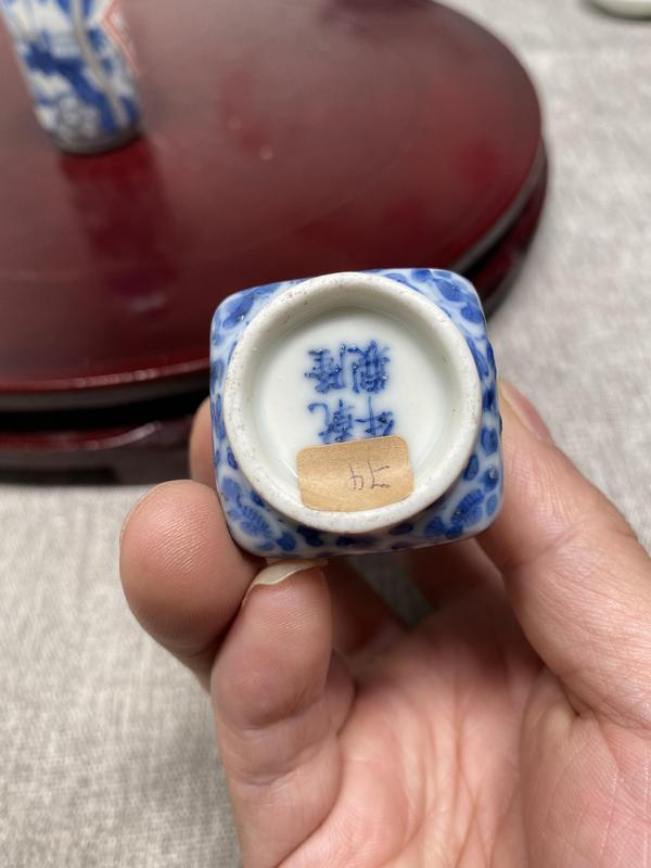 古玩陶瓷司馬光砸缸青花鼻煙壺拍賣(mài)，當(dāng)前價(jià)格7600元