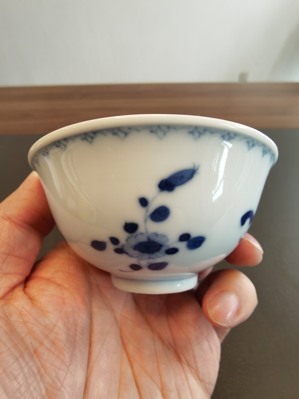 古玩陶瓷大清光緒年製本朝官窯款青花花卉紋茶碗拍賣,當前價格3500元