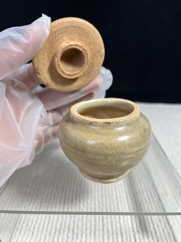 古玩陶瓷元末龍泉青瓷黃釉蓋罐拍賣,當前價格1880元