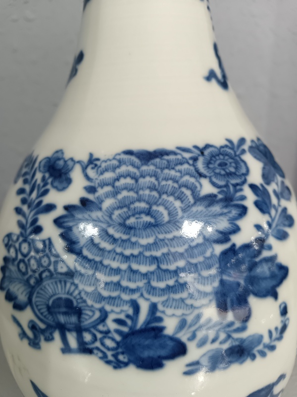 古玩陶瓷清乾隆名品菲茨休細路青花花卉瓶拍賣,當前價格3600元