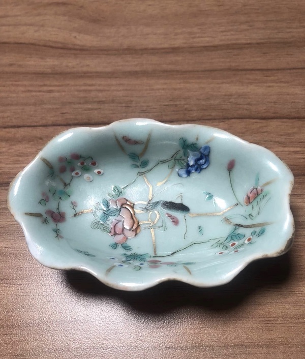 古玩陶瓷豆青釉粉彩飛蝗騰達花口筆舔拍賣,當前價格1980元