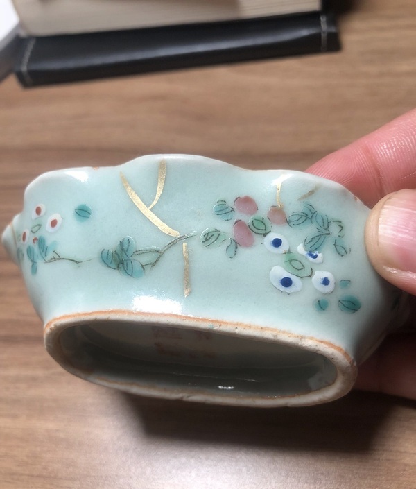 古玩陶瓷豆青釉粉彩飛蝗騰達花口筆舔拍賣,當前價格1980元