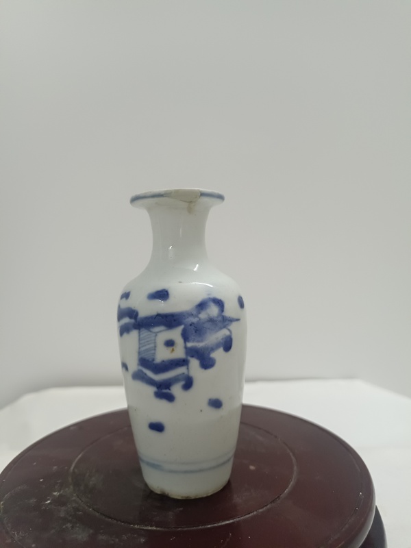 古玩陶瓷清中晚青花博古圖撇口瓶拍賣，當(dāng)前價格800元
