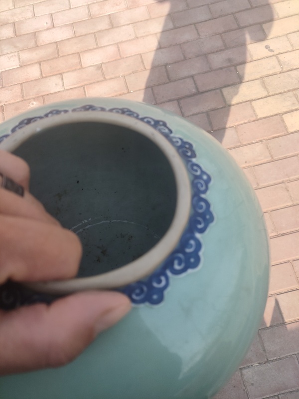 古玩陶瓷豆青釉青花福字紋石榴罐拍賣，當(dāng)前價(jià)格9000元