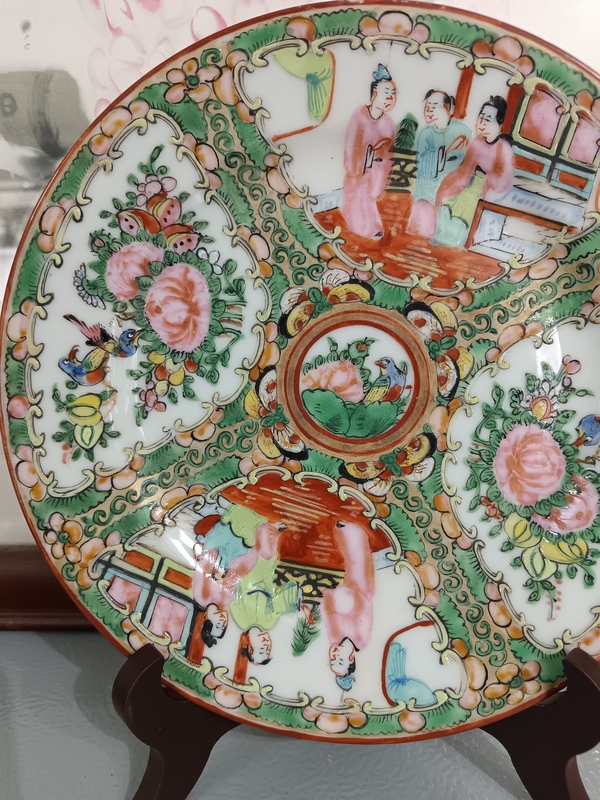 古玩陶瓷全美品晚清-民國(guó)廣彩西廂記人物盤拍賣,當(dāng)前價(jià)格650元