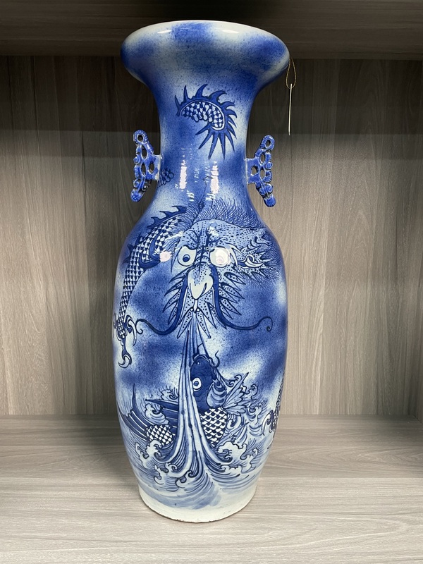 古玩陶瓷清道光 極品吹藍(lán)釉青花魚化龍盤口瓶拍賣,當(dāng)前價格12000元