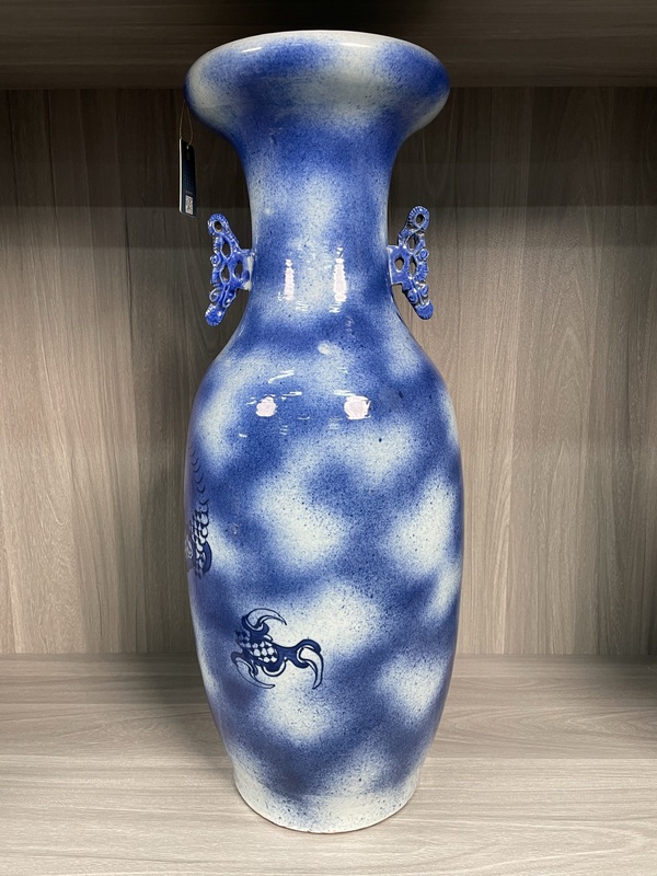 古玩陶瓷清道光 極品吹藍(lán)釉青花魚化龍盤口瓶拍賣,當(dāng)前價格12000元