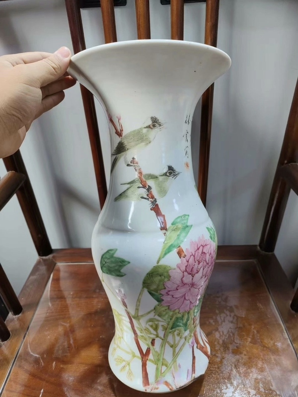 古玩轉賣淺絳十老張子英親筆所做淺降彩富貴白頭問花觚拍賣,當前價格7800元