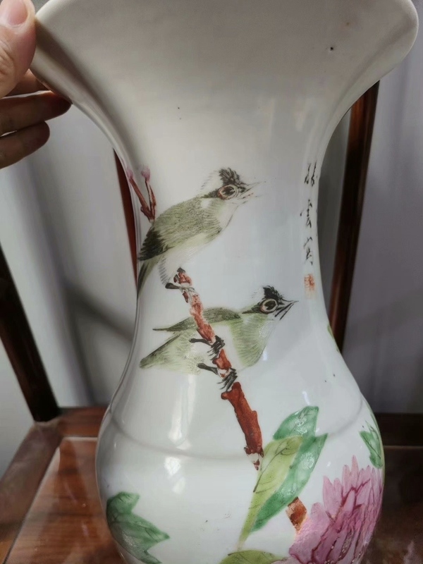 古玩陶瓷淺絳十老張子英親筆所做淺降彩富貴白頭問花觚拍賣,當前價格8000元