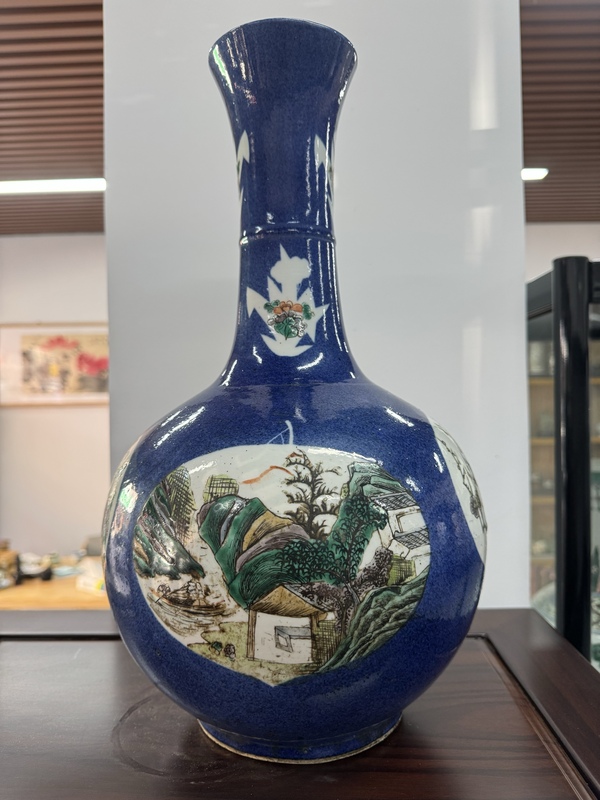 古玩陶瓷清光緒 撒藍釉開窗五彩山水人物紋瓶拍賣,當前價格48000元