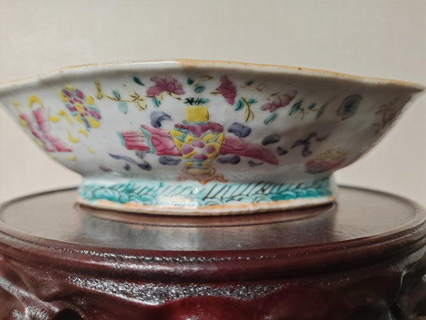 古玩陶瓷粉彩博古皮球花紋海棠碗拍賣,當前價格2000元