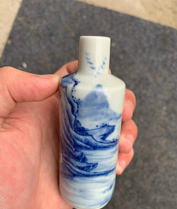 古玩陶瓷鼻煙壺拍賣,當前價格3500元