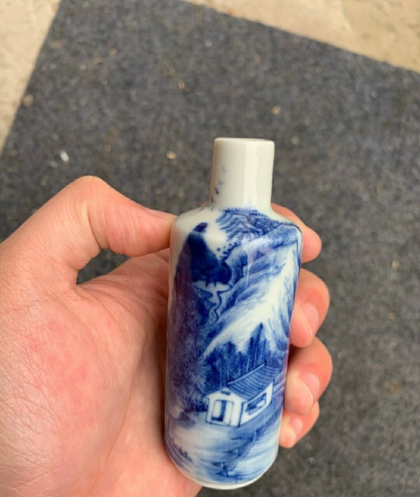 古玩陶瓷鼻煙壺拍賣,當前價格3500元